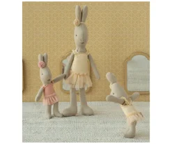 Conejo Micro con Traje de Ballet y Falda Crema