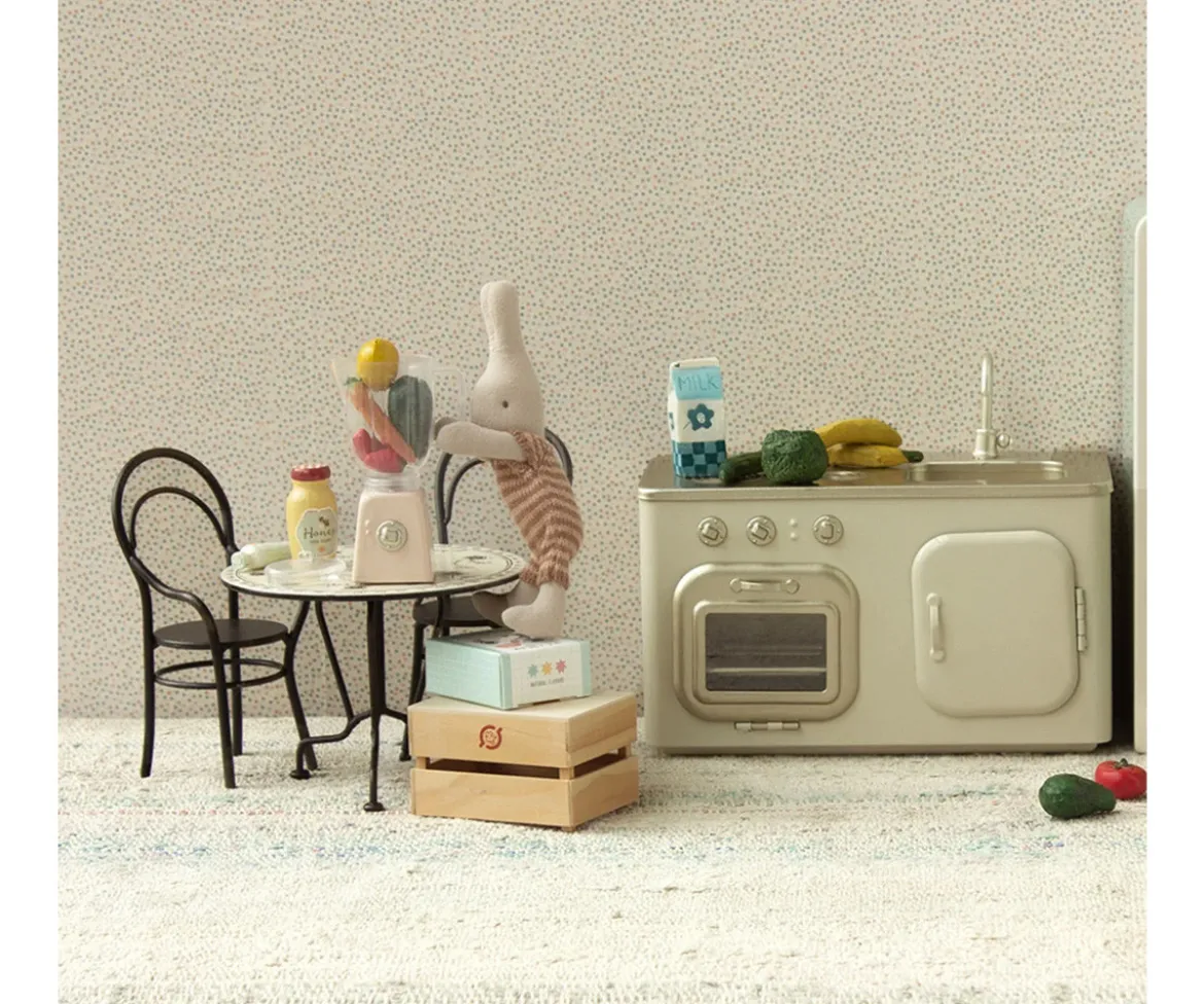 Mesa de Comedor Maileg con 2 Sillas