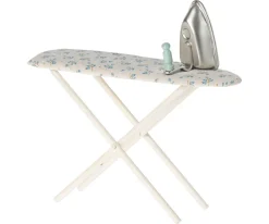 Plancha y Tabla de Planchar en Miniatura