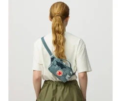 Riñonera Kanken Graphics Nimbus Blue Hidden Animals